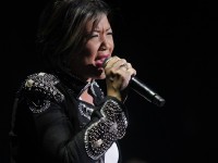 Standing ovation for Tessanne Chin in New York (Video)