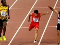 Lucky Bolt qualifies for 100m final, will face Gatlin (VIDEO)