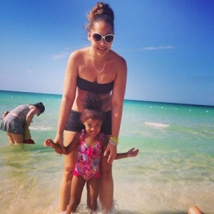 Amanda-and-Vybz-Kartels-baby-daughter-Amani-Hit-the-Beach-400x400