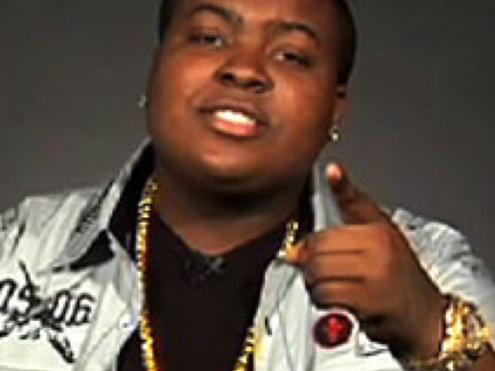 Sean Kingston $300K Chain Yanked Off His Neck – www.IrieDale.com