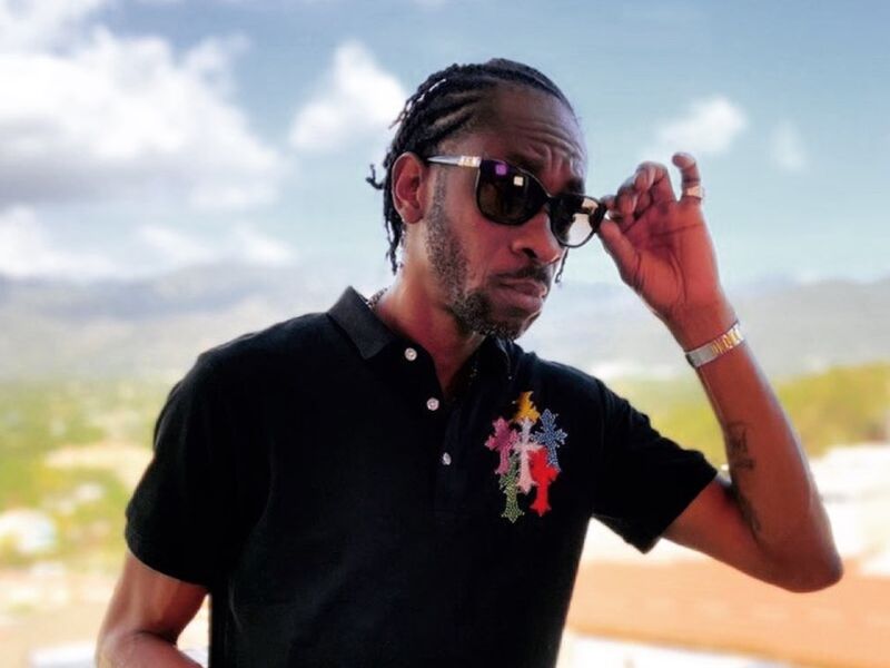 Poor People Governor Bounty Killer Donates 40 Tablets To Seaview Gardens Primary School